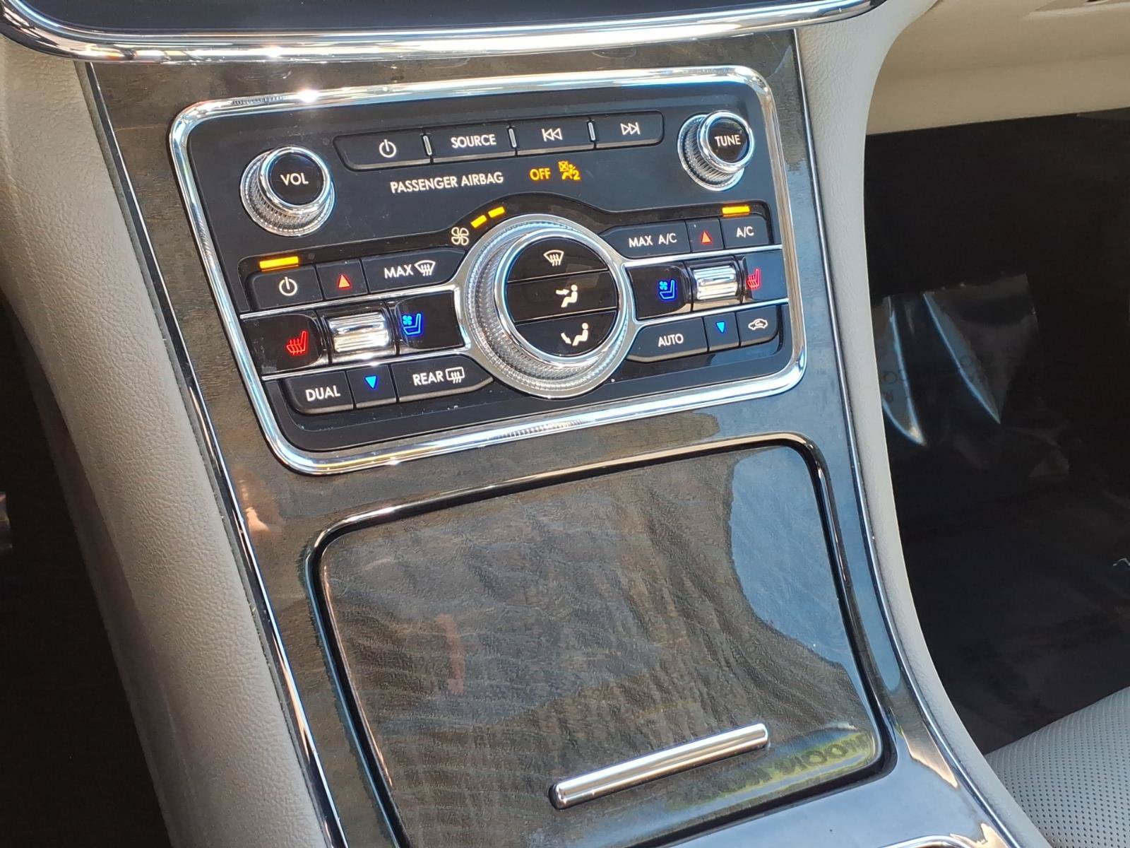 Used 2018 Lincoln Continental Reserve FWD image 15