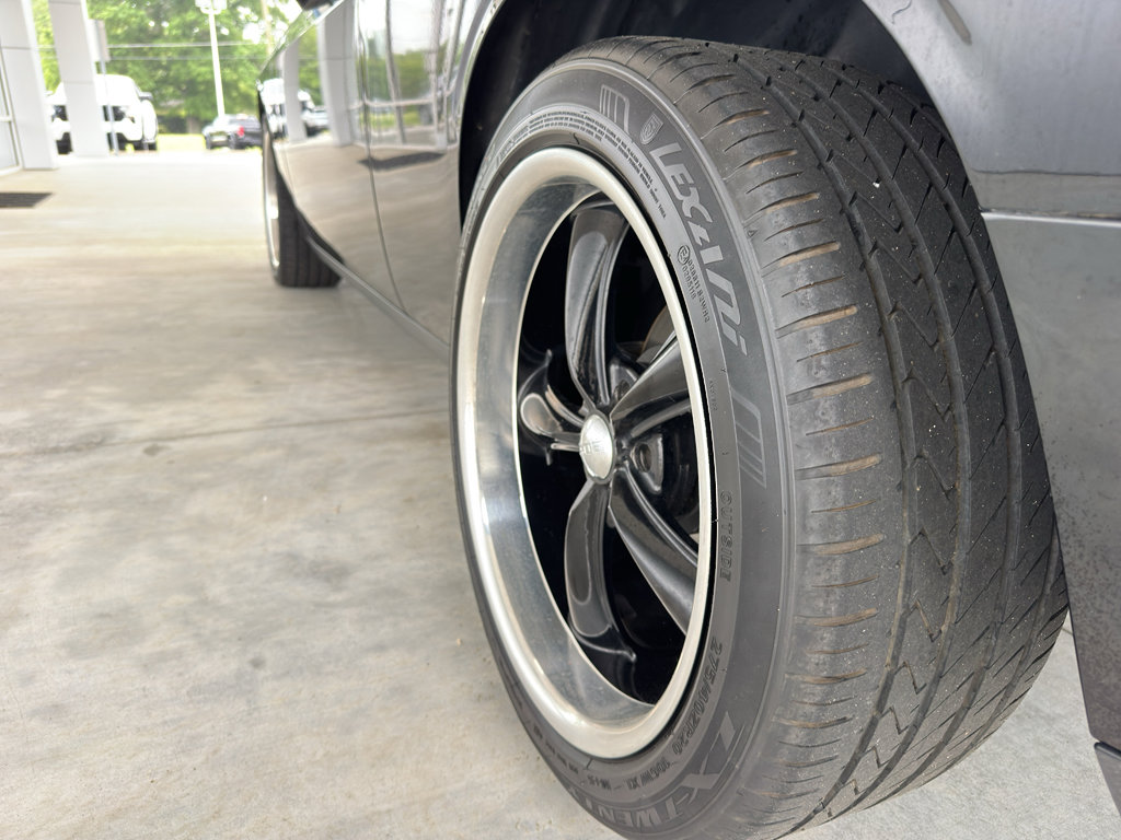 Used 2016 Dodge Challenger SXT RWD image 8