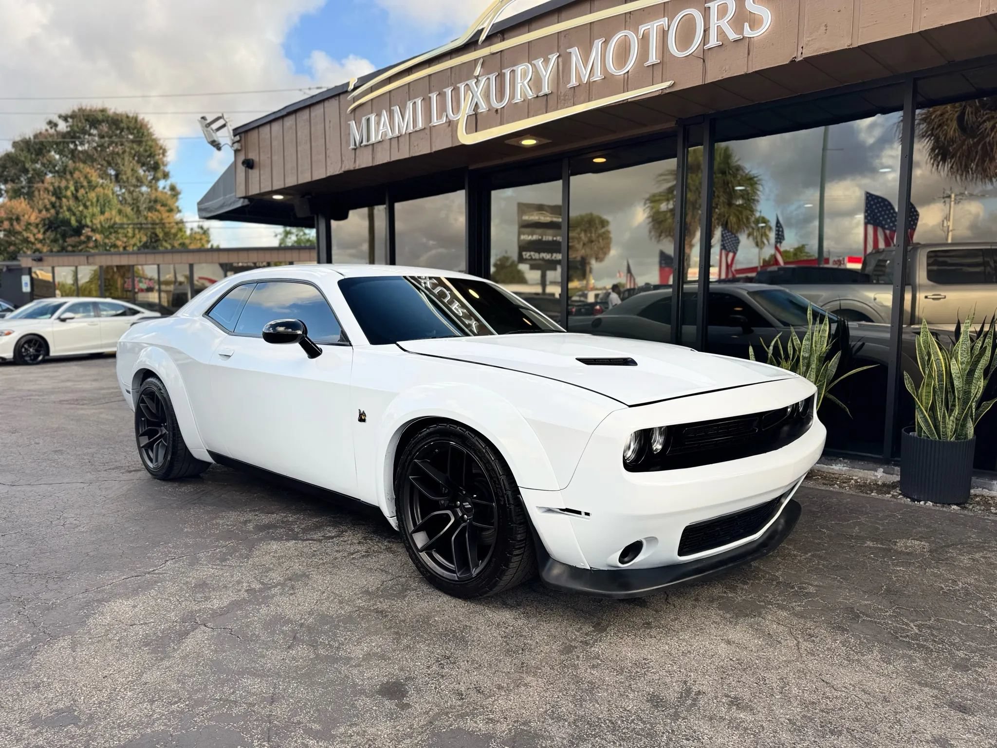 Used 2020 Dodge Challenger R/T Scat Pack RWD image 2