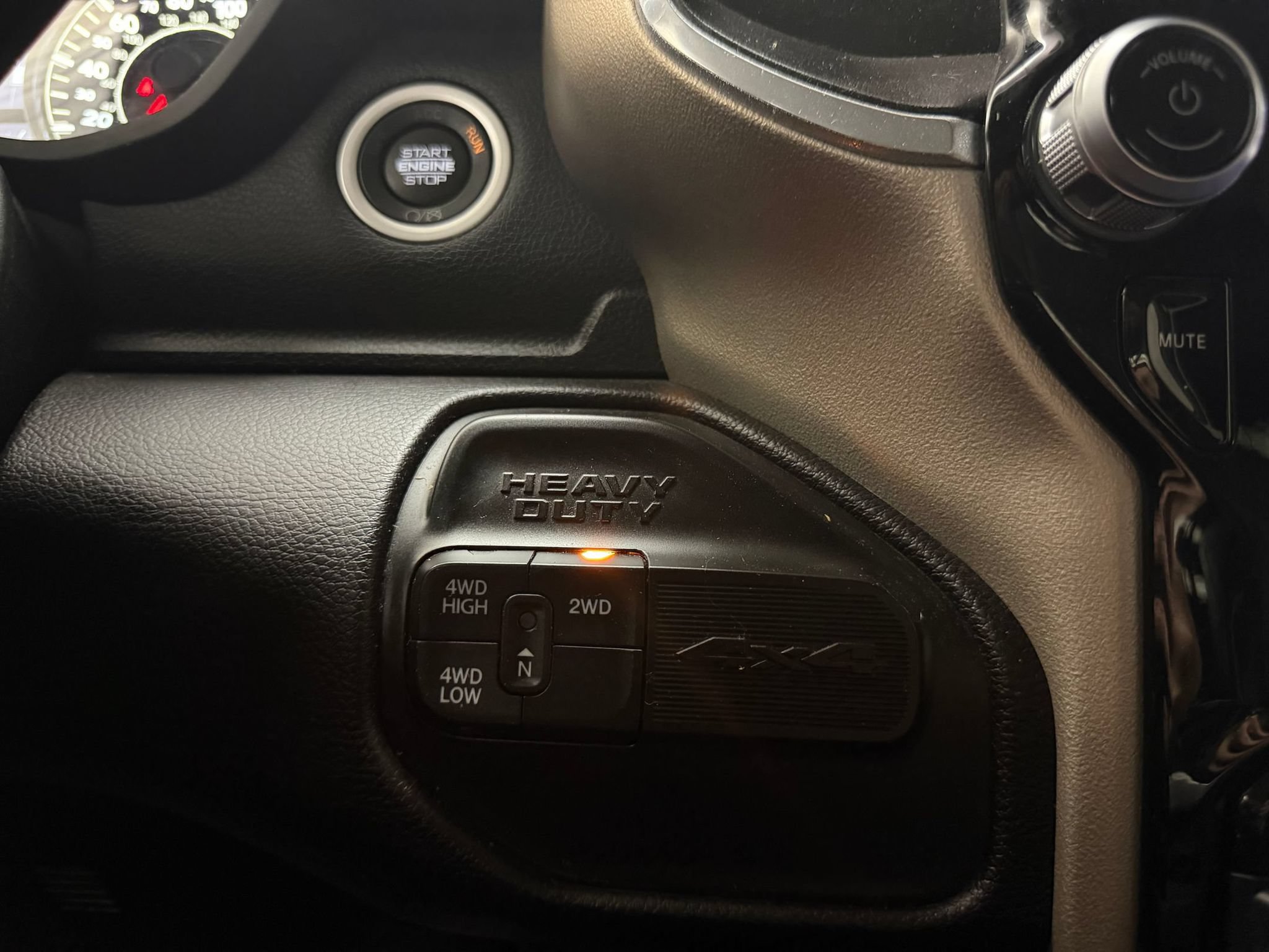 Used 2023 RAM 3500 Laramie AWD/4WD image 19