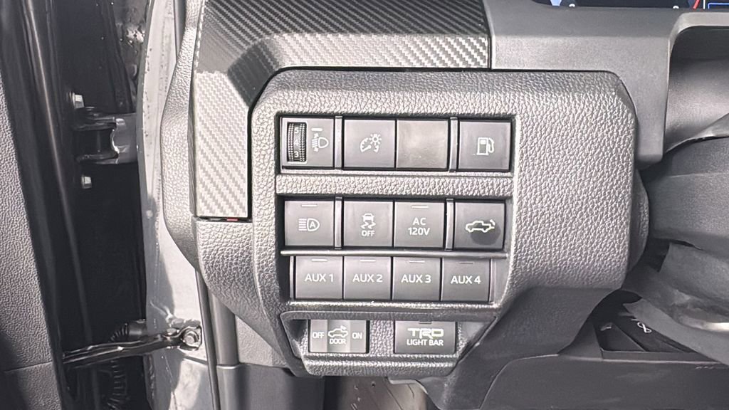 Used 2025 Toyota Tacoma TRD Sport image 34
