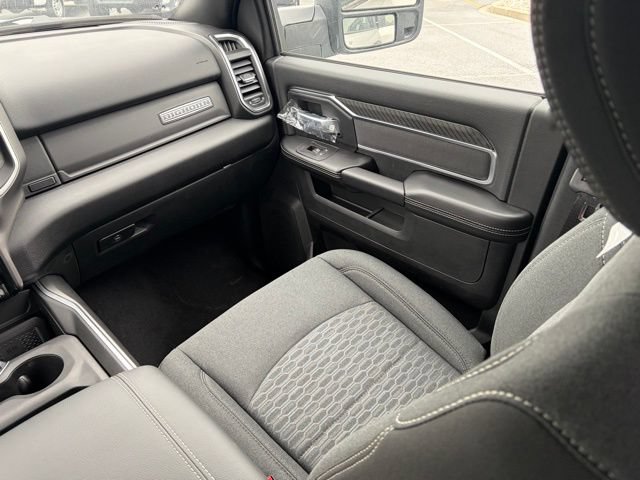 New 2026 RAM 2500 Big Horn AWD/4WD image 30
