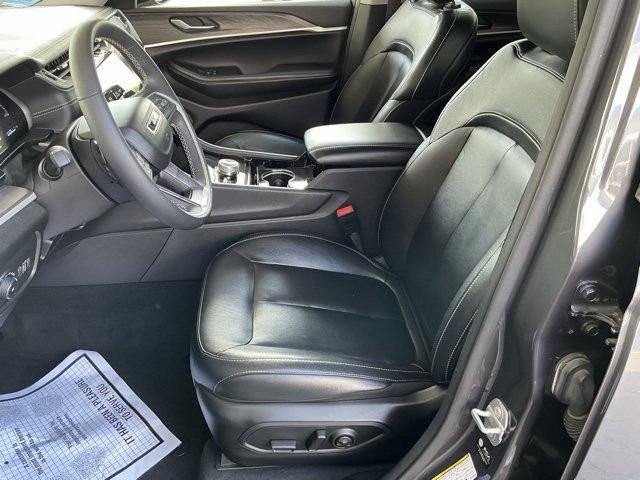 Used 2023 Jeep Grand Cherokee Limited AWD/4WD image 15