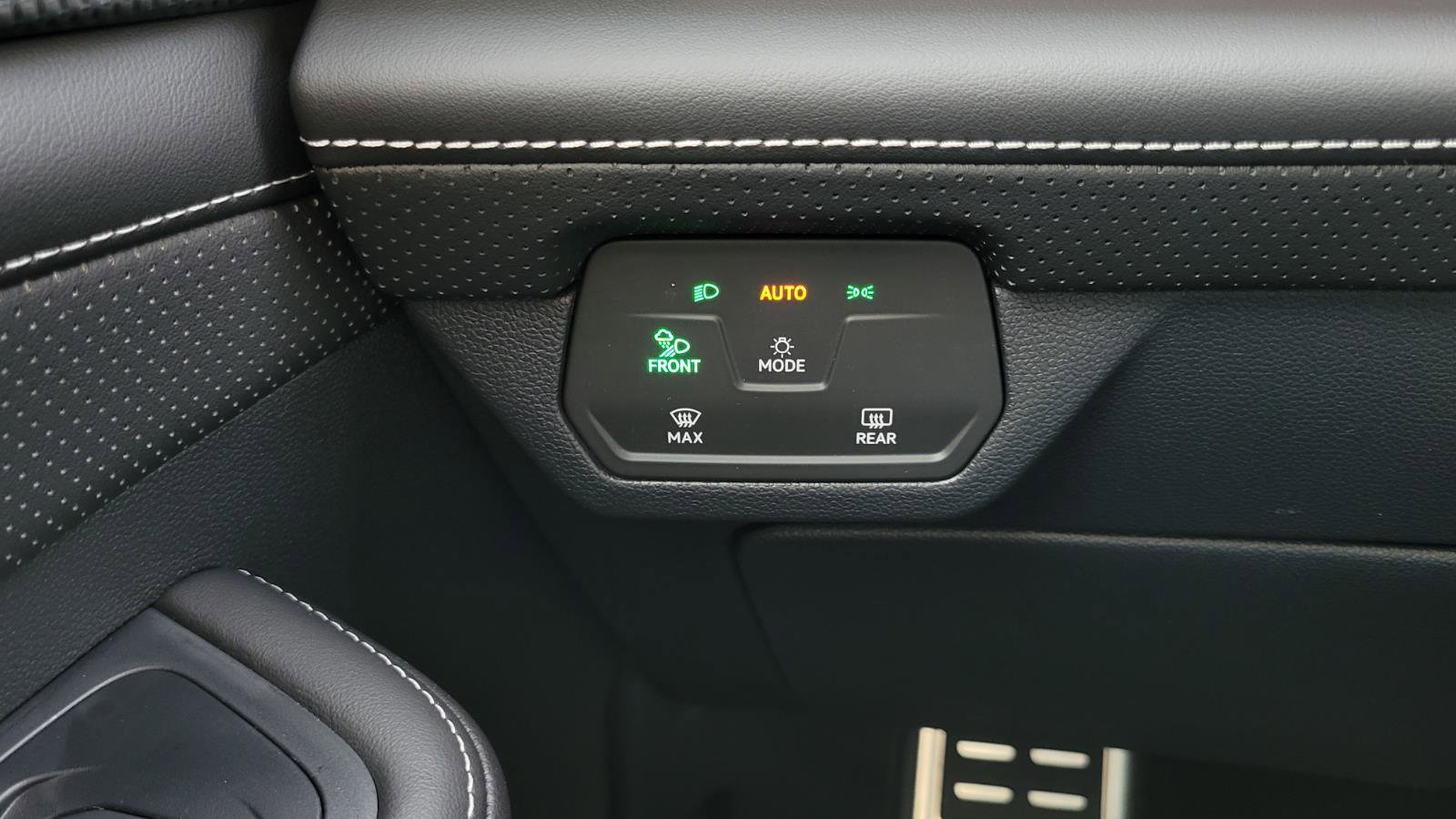 Certified 2025 Volkswagen Atlas Cross Sport SEL Premium R-Line image 25