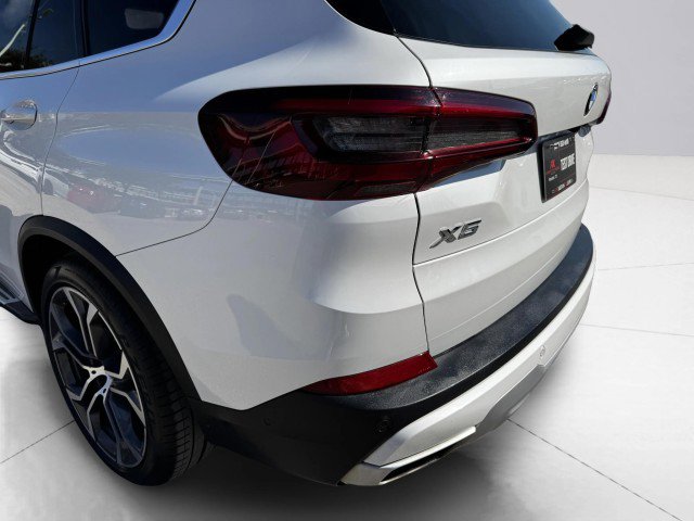 Used 2020 BMW X5 xDrive50i w/ Premium Package image 15