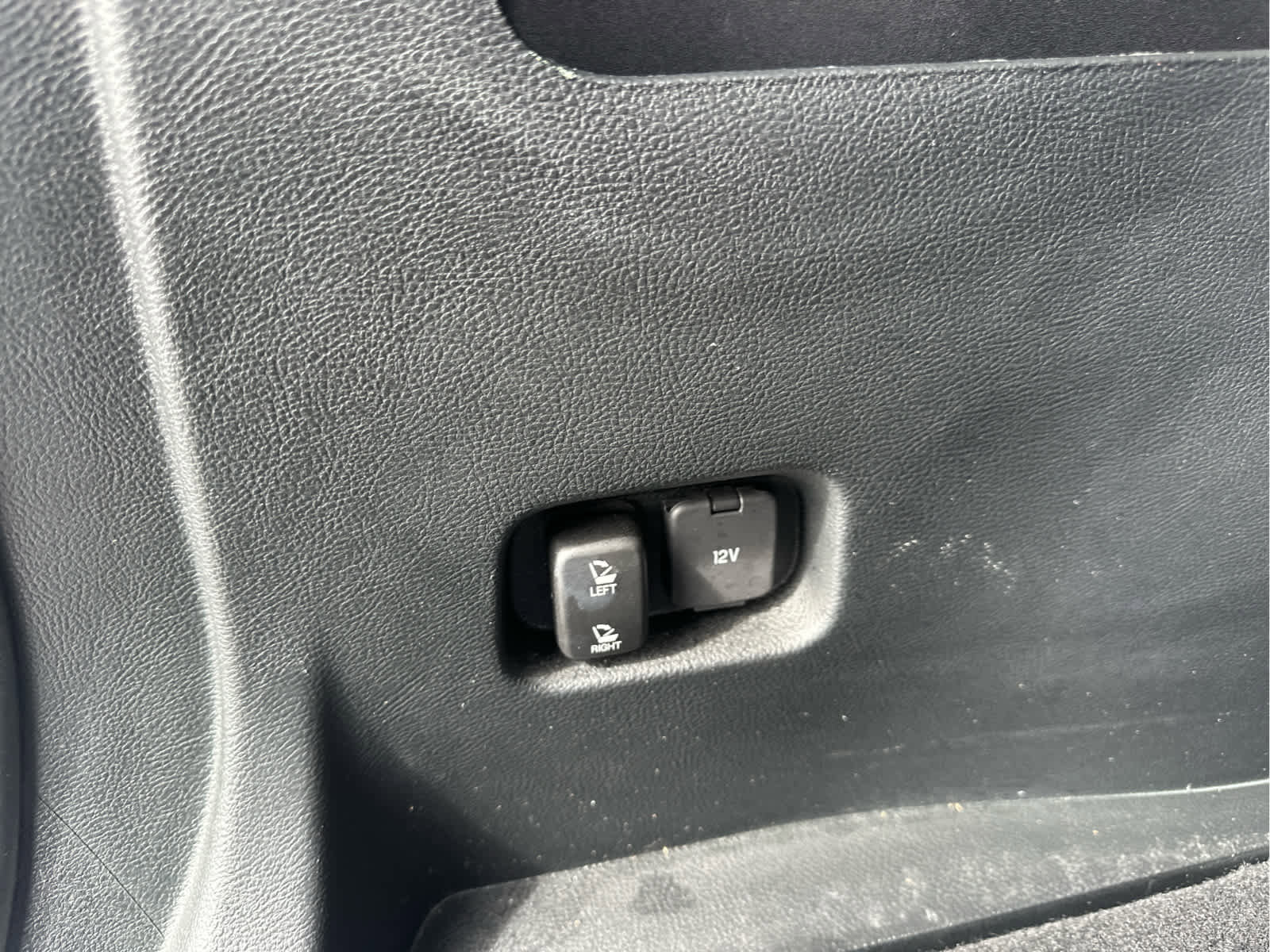 Used 2023 Ford Edge Titanium image 47