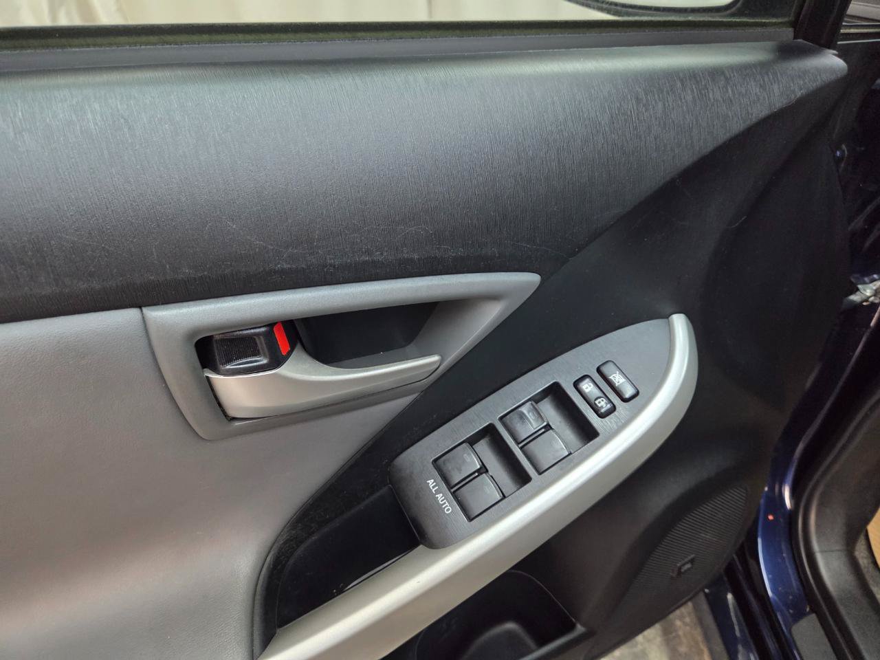 Used 2015 Toyota Prius Five w/ Advanced Technology Package FWD image 28