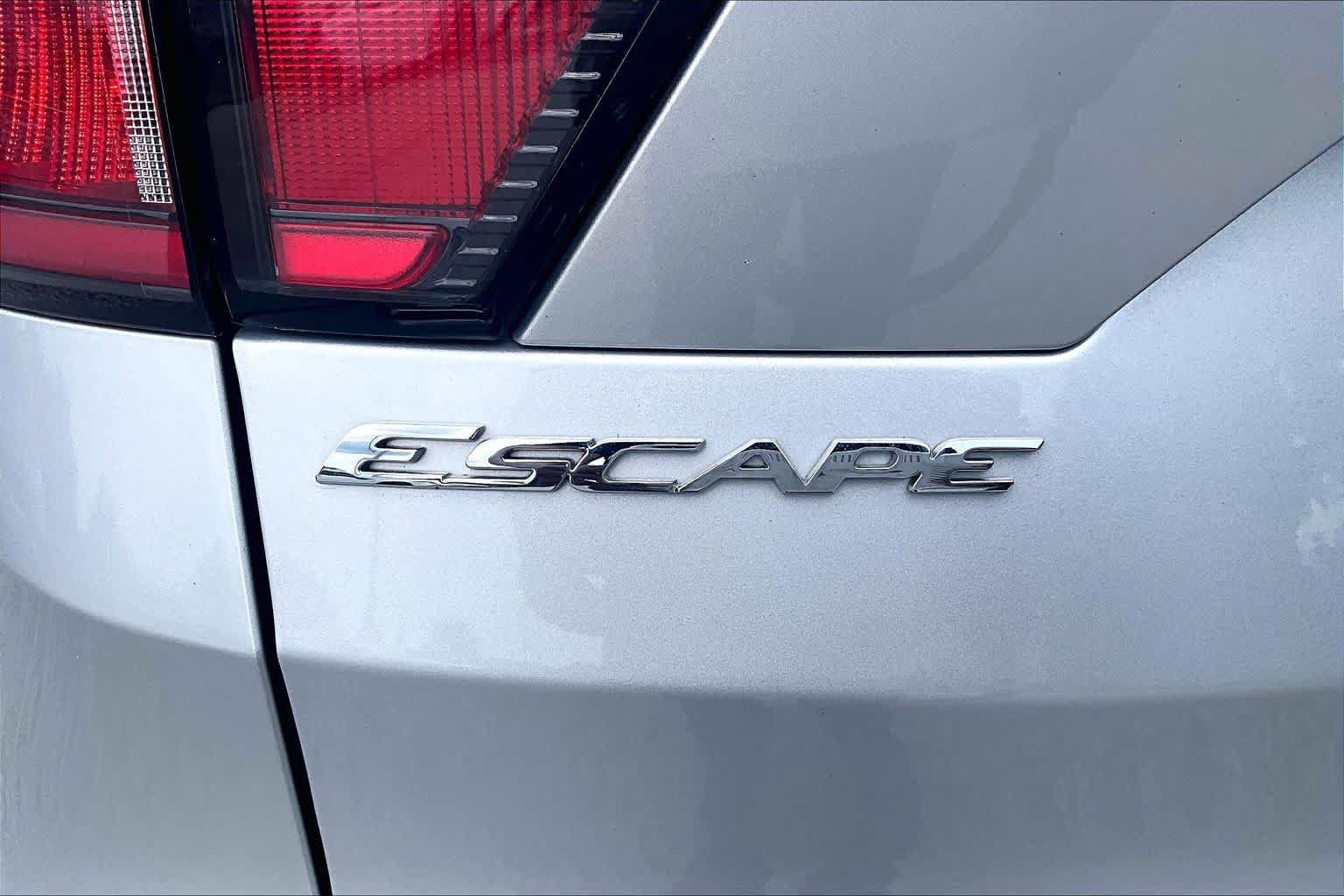Used 2017 Ford Escape SE AWD/4WD image 10