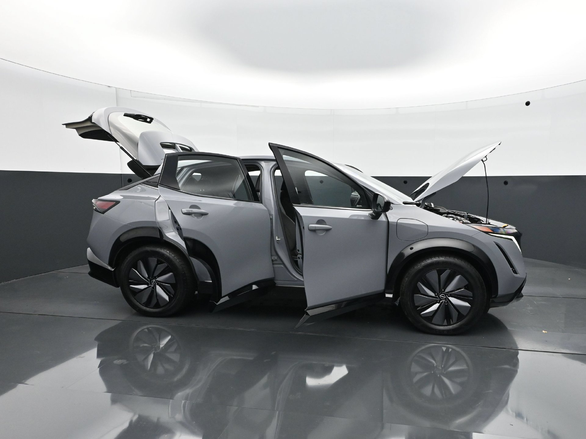 Used 2023 Nissan Ariya AWD image 34
