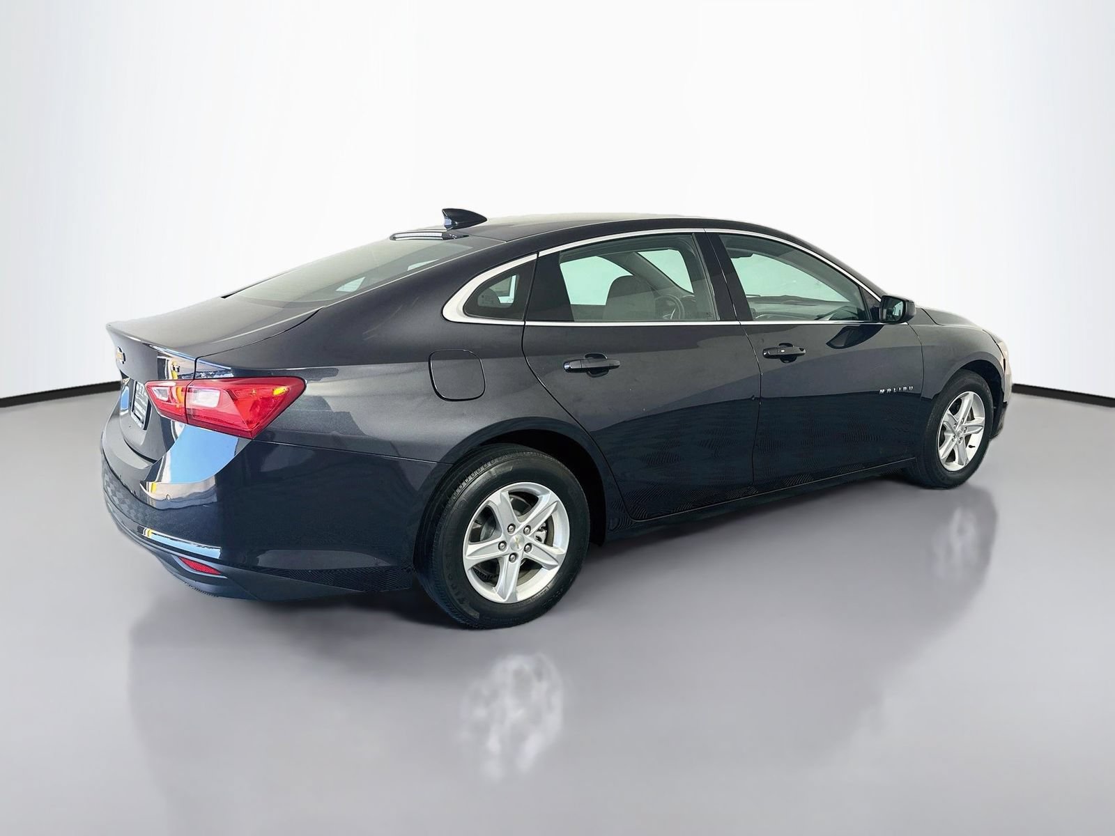Used 2023 Chevrolet Malibu LT w/ Driver Confidence Package FWD image 7