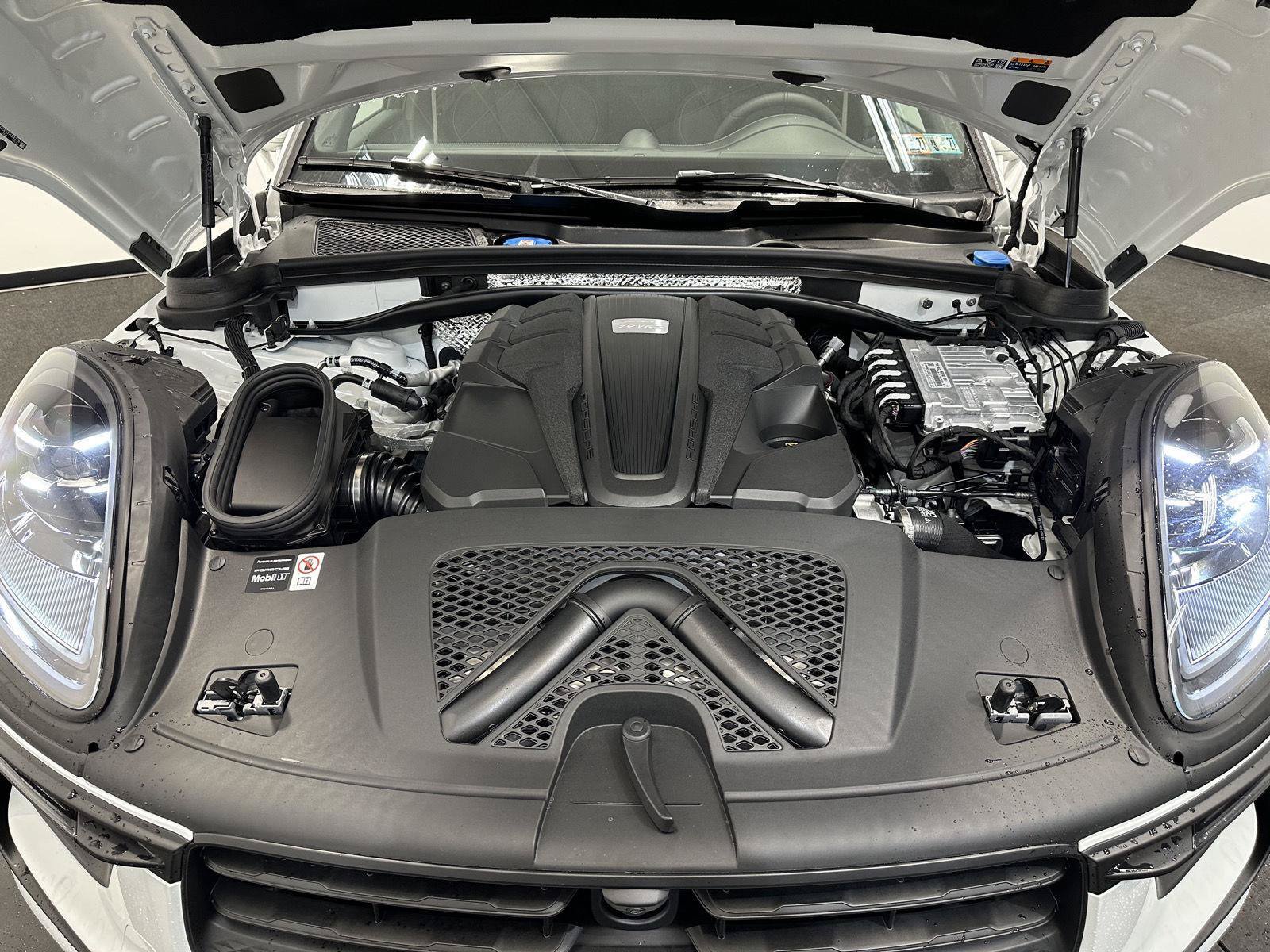 New 2026 Porsche Macan S AWD/4WD image 45