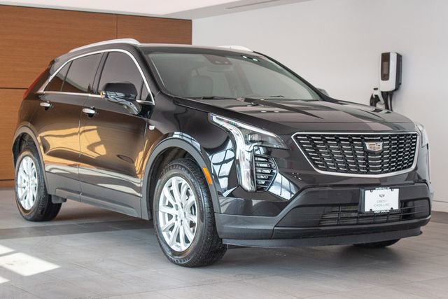Used 2023 Cadillac XT4 Luxury w/ Cold Weather Package AWD/4WD image 5