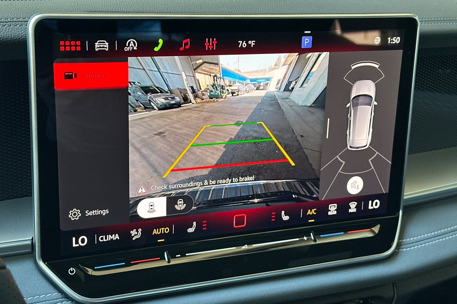 New 2026 Volkswagen Tiguan SE R-Line FWD image 17