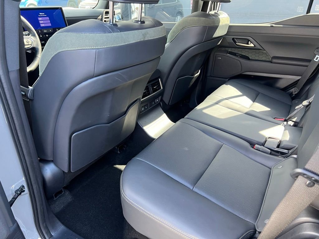 Used 2024 Lexus GX 550 AWD/4WD image 16