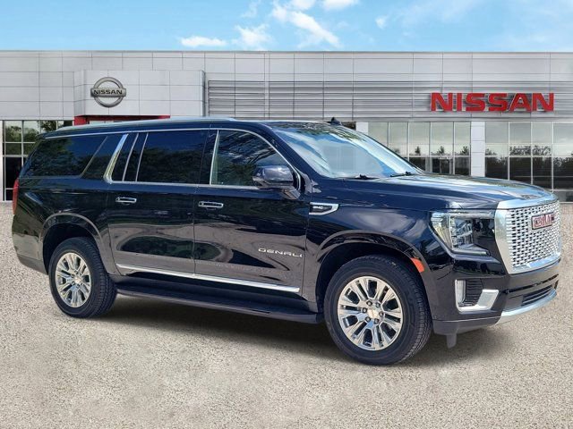 Used 2021 GMC Yukon XL Denali image 2
