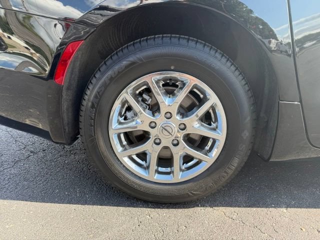 Used 2024 Chrysler Pacifica Touring-L FWD image 16