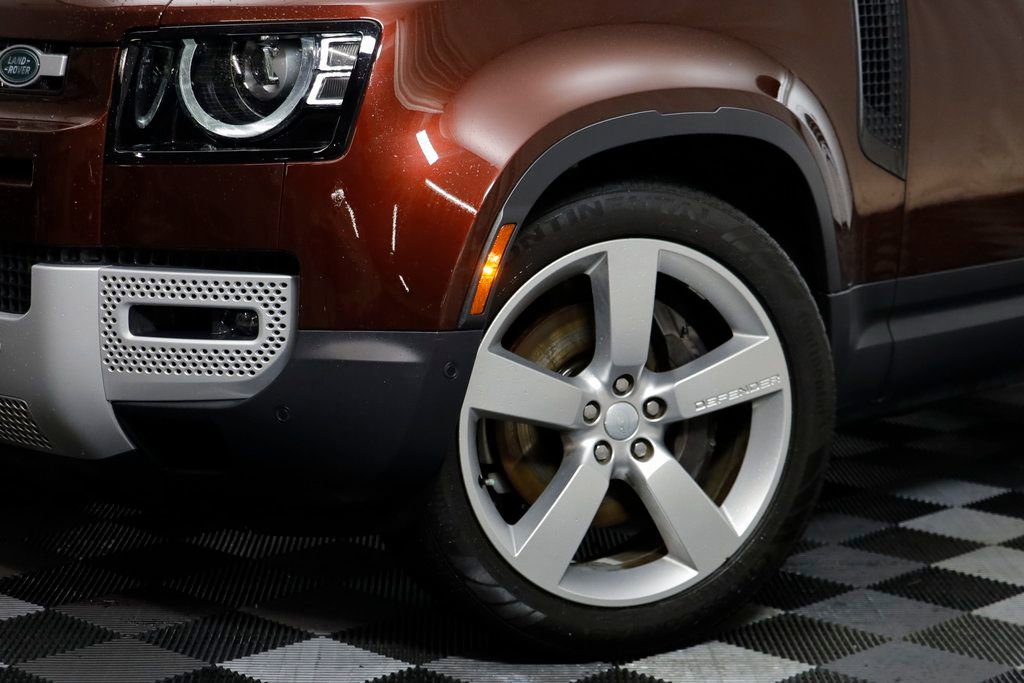 Used 2023 Land Rover Defender 130 First Edition image 3