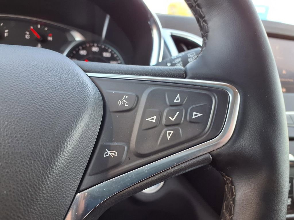 Used 2024 Chevrolet Equinox LT w/ LPO, Floor Liner Package FWD image 13