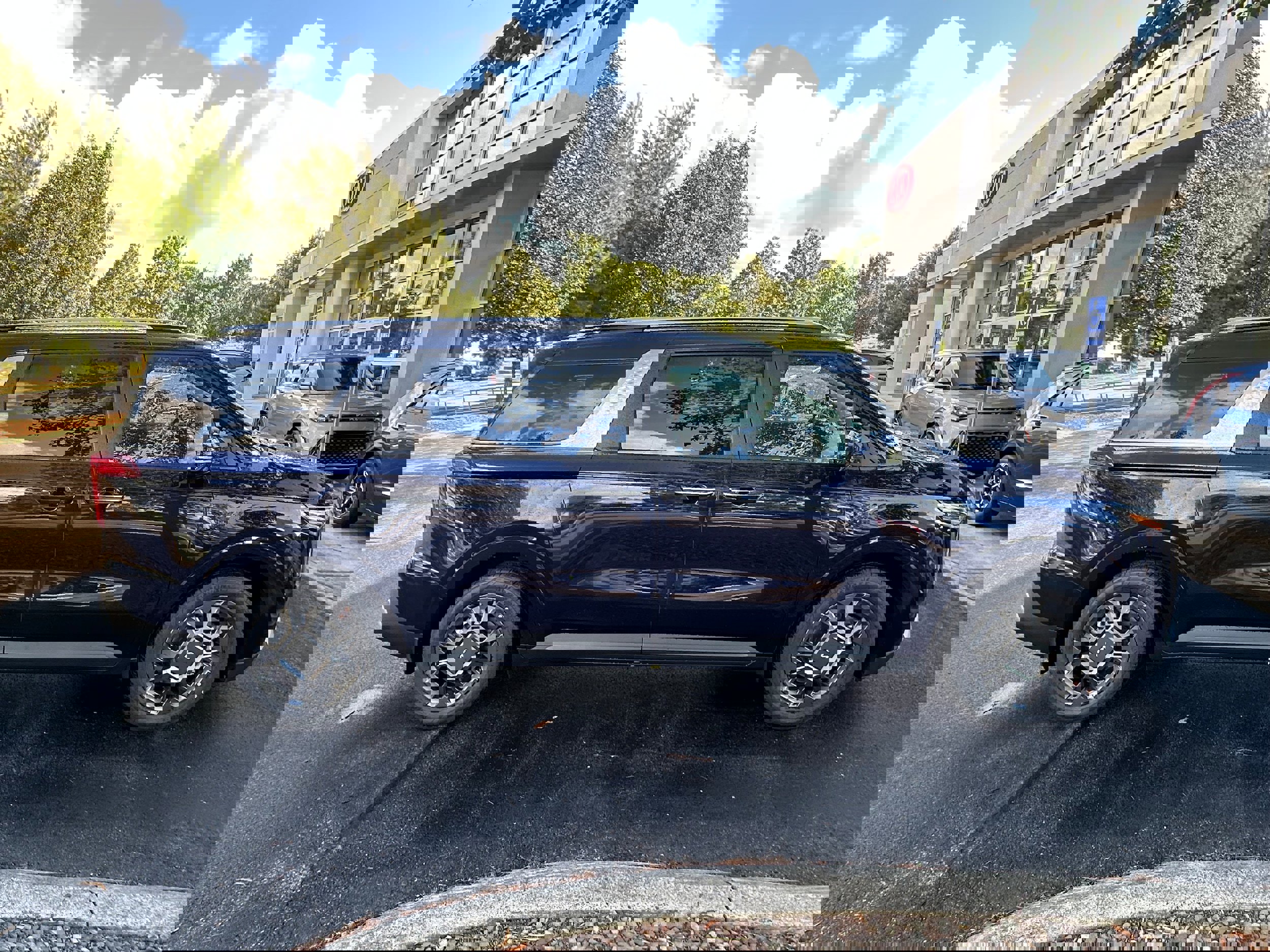 New 2026 Kia Carnival EX image 4