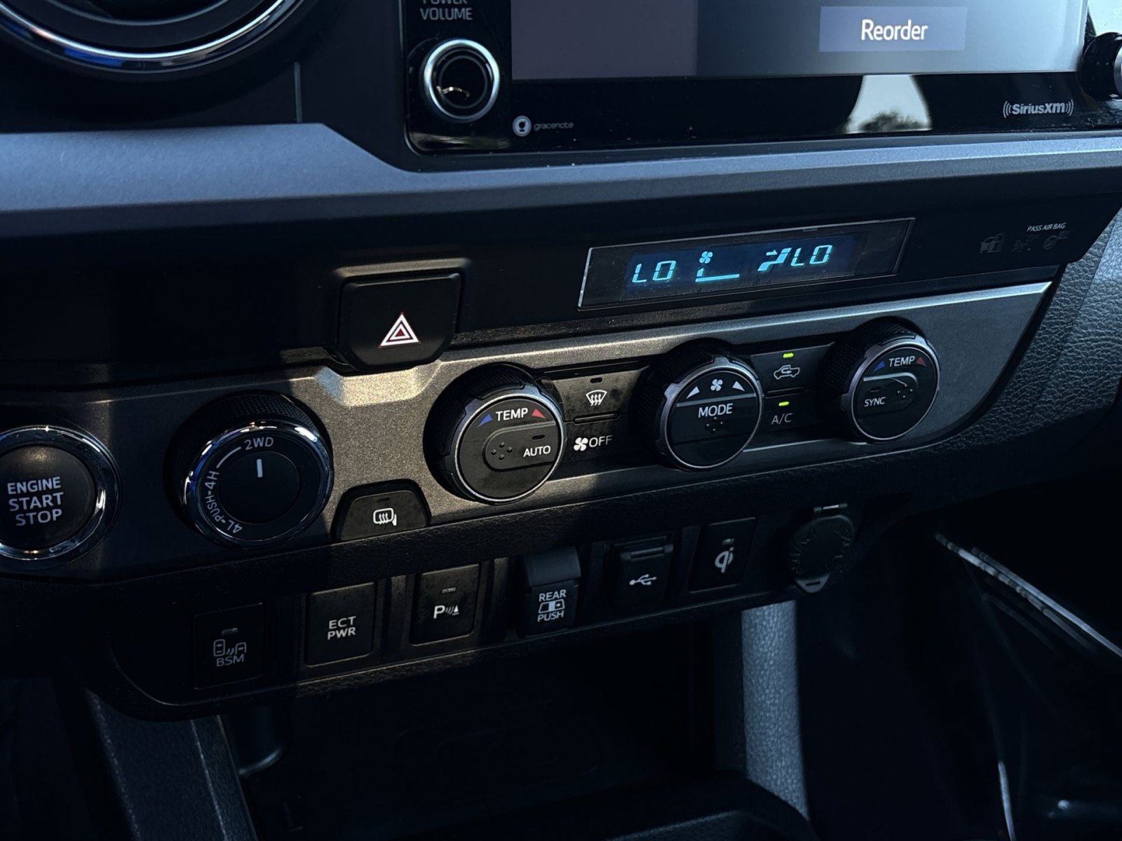 Used 2023 Toyota Tacoma TRD Off-Road w/ Technology Package AWD/4WD image 29
