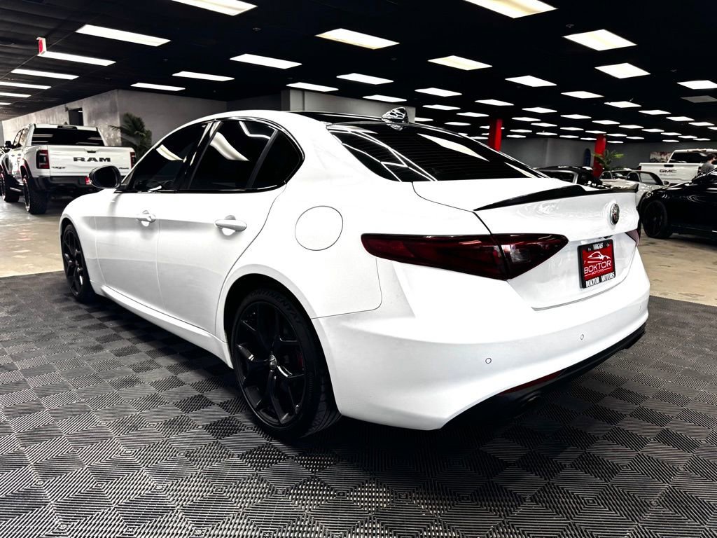 Used 2019 Alfa Romeo Giulia Ti w/ Nero Edizione image 11