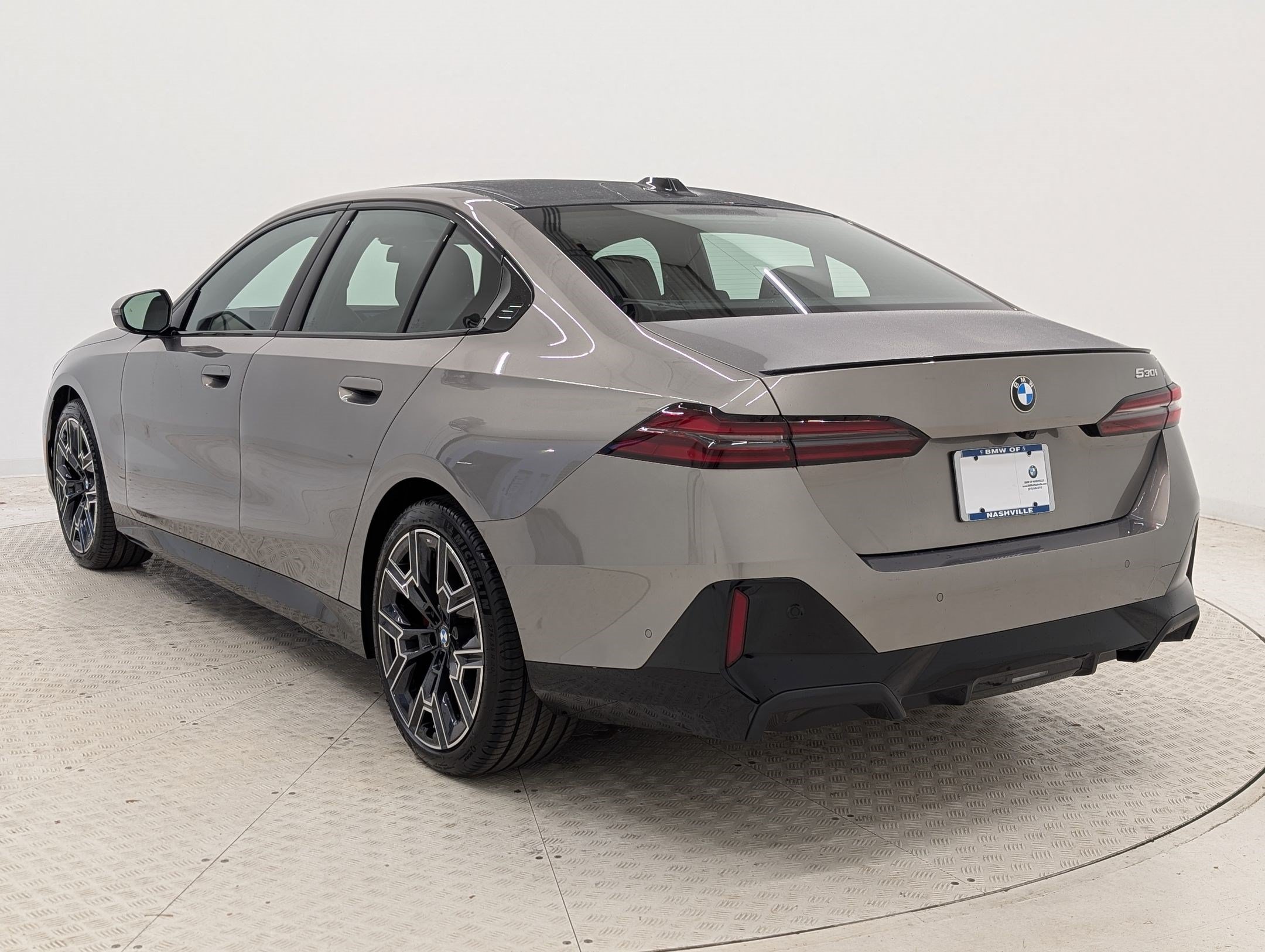 New 2026 BMW 530i RWD image 3