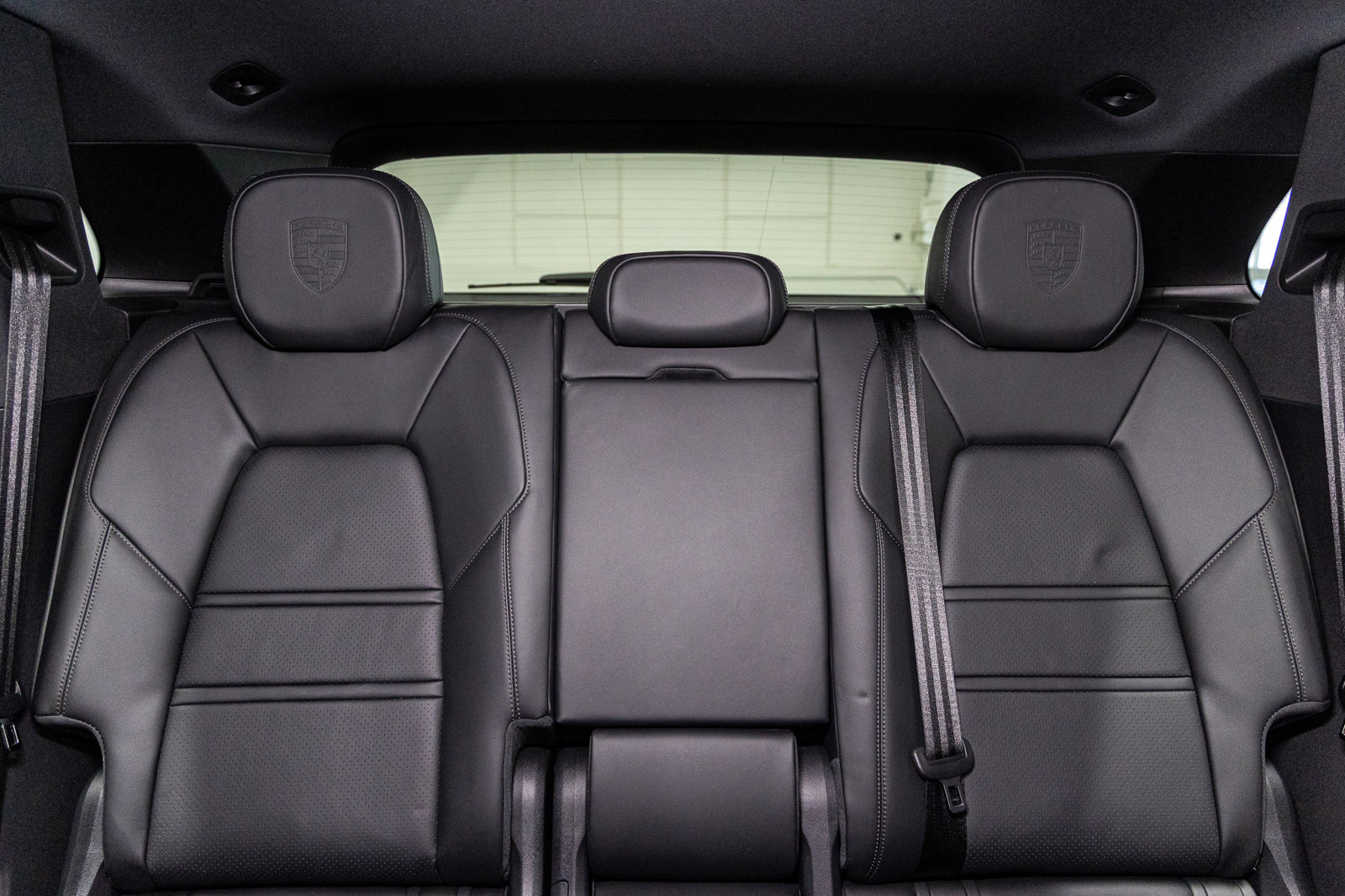 Used 2025 Porsche Cayenne S image 31