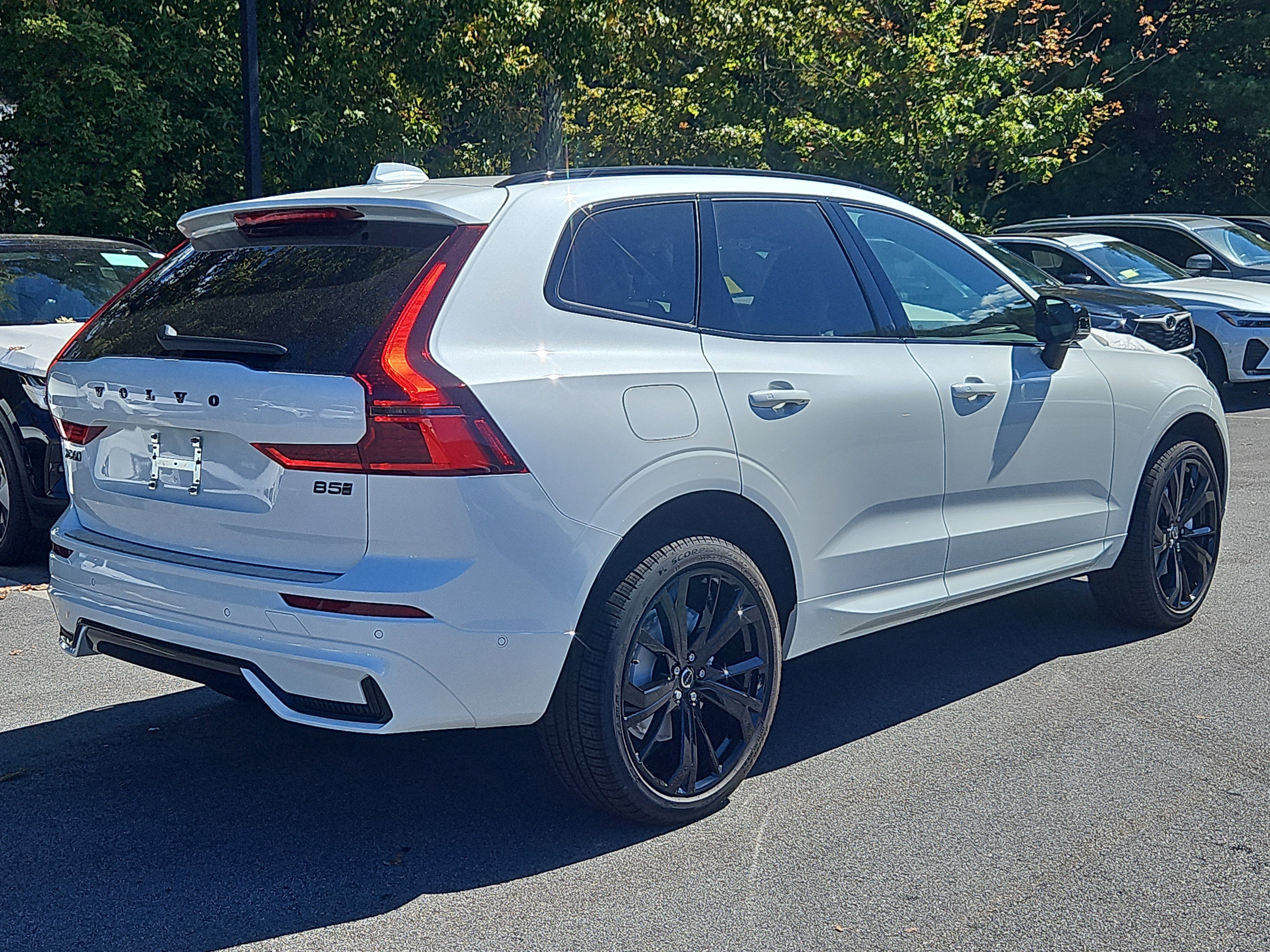 New 2026 Volvo XC60 B5 Ultra w/ Protection Package Premier image 2