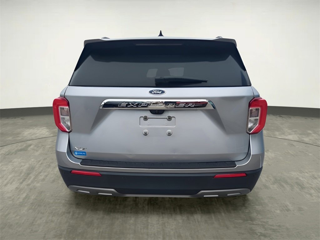 Used 2023 Ford Explorer XLT w/ Equipment Group 202A image 4