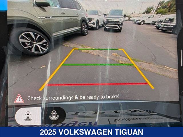 New 2025 Volkswagen Tiguan SE AWD/4WD image 15