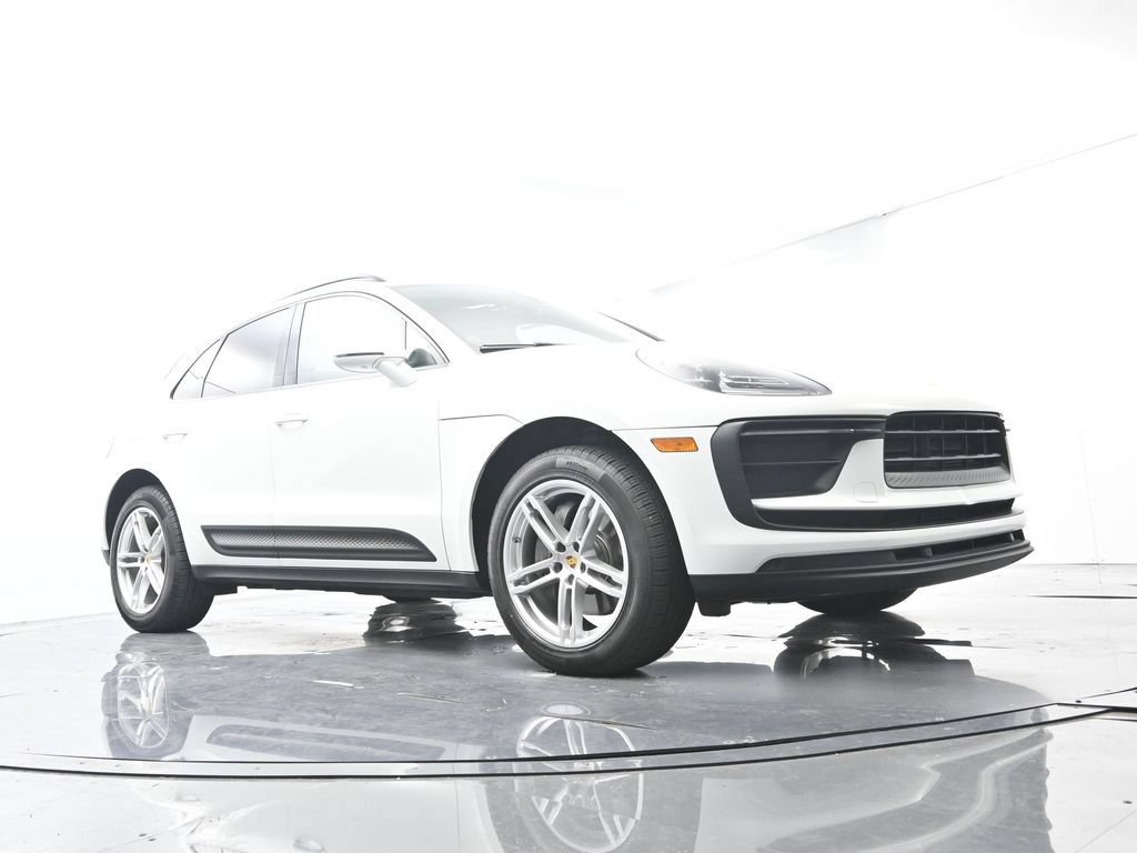Certified 2022 Porsche Macan AWD/4WD image 53