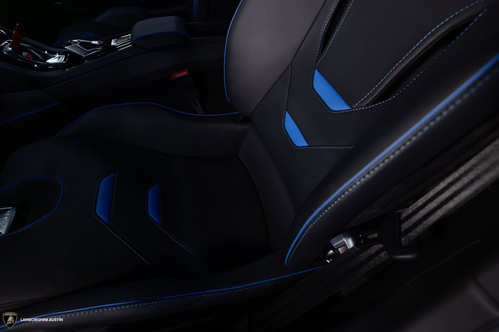 Used 2021 Lamborghini Huracan EVO image 34