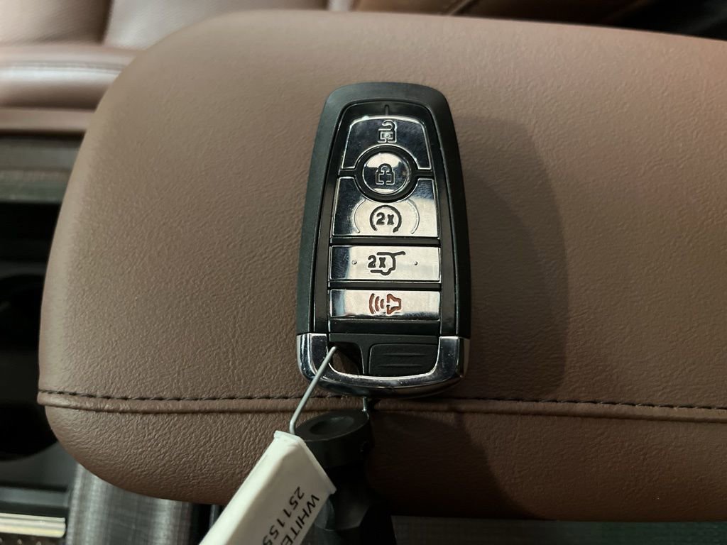 Used 2025 Lincoln Navigator L Reserve image 37