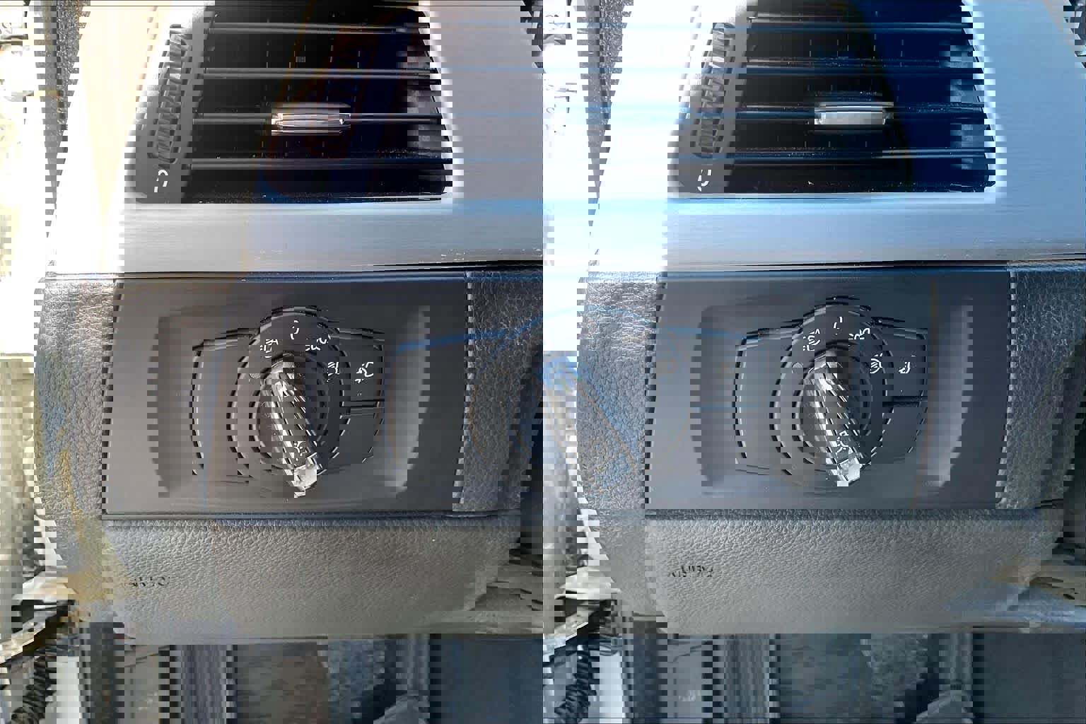 Used 2012 BMW 328i Convertible image 12