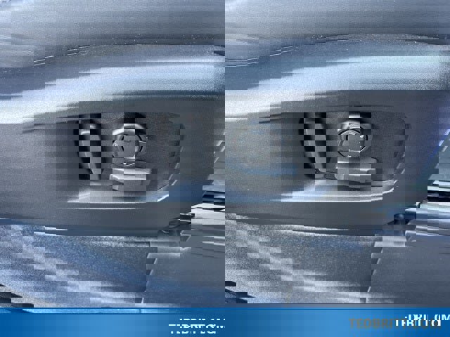 Used 2024 Land Rover Defender 90 V8 image 18