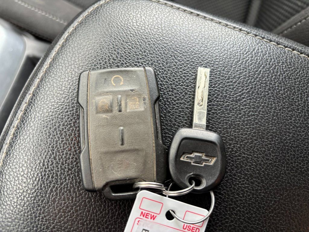 Used 2021 Chevrolet Colorado LT w/ LT Convenience Package AWD/4WD image 17