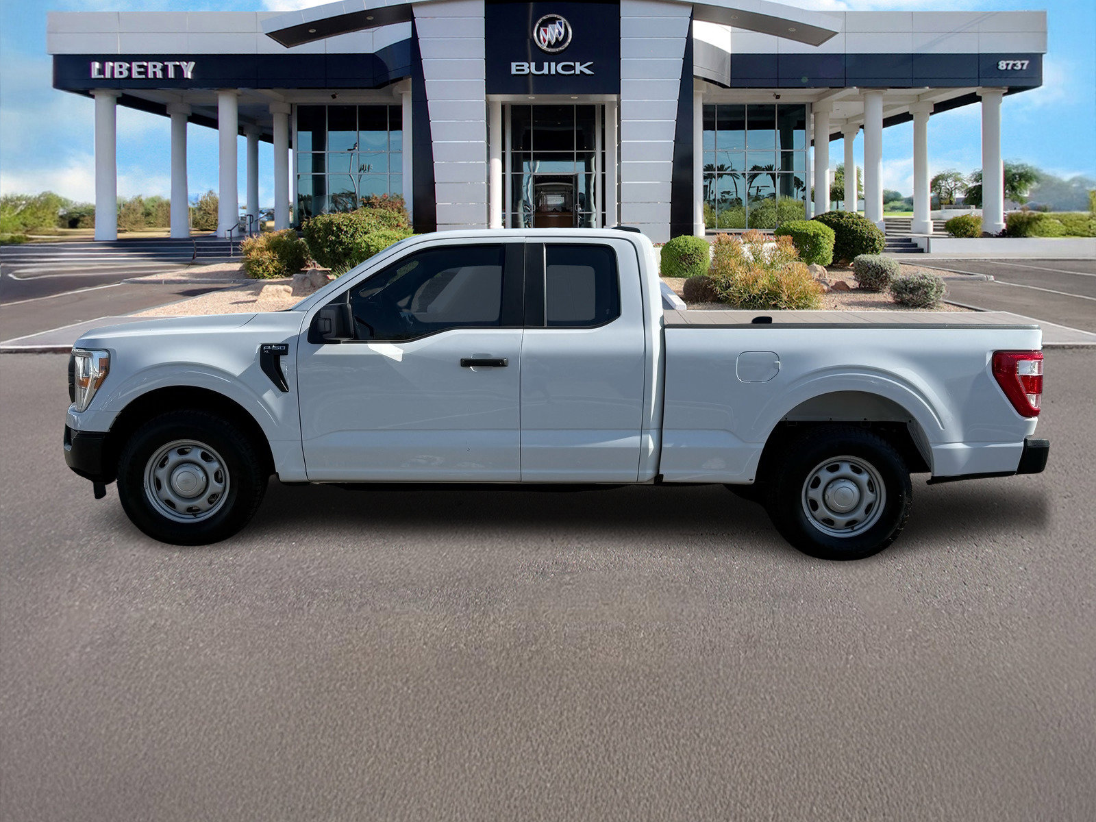 Used 2022 Ford F150 XL w/ Trailer Tow Package image 7