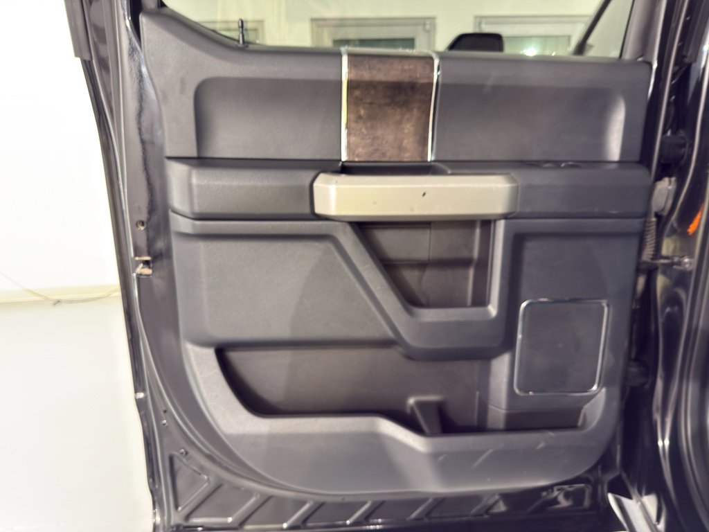 Used 2022 Ford F350 Lariat w/ Lariat Ultimate Package image 36