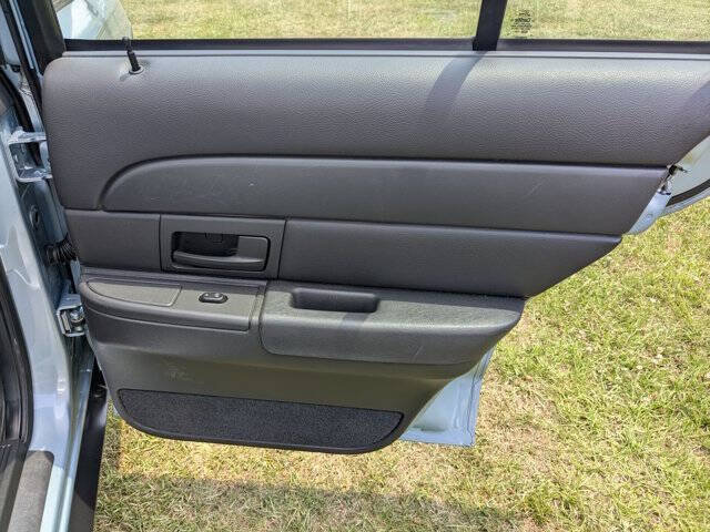 Used 2003 Ford Crown Victoria LX RWD image 27