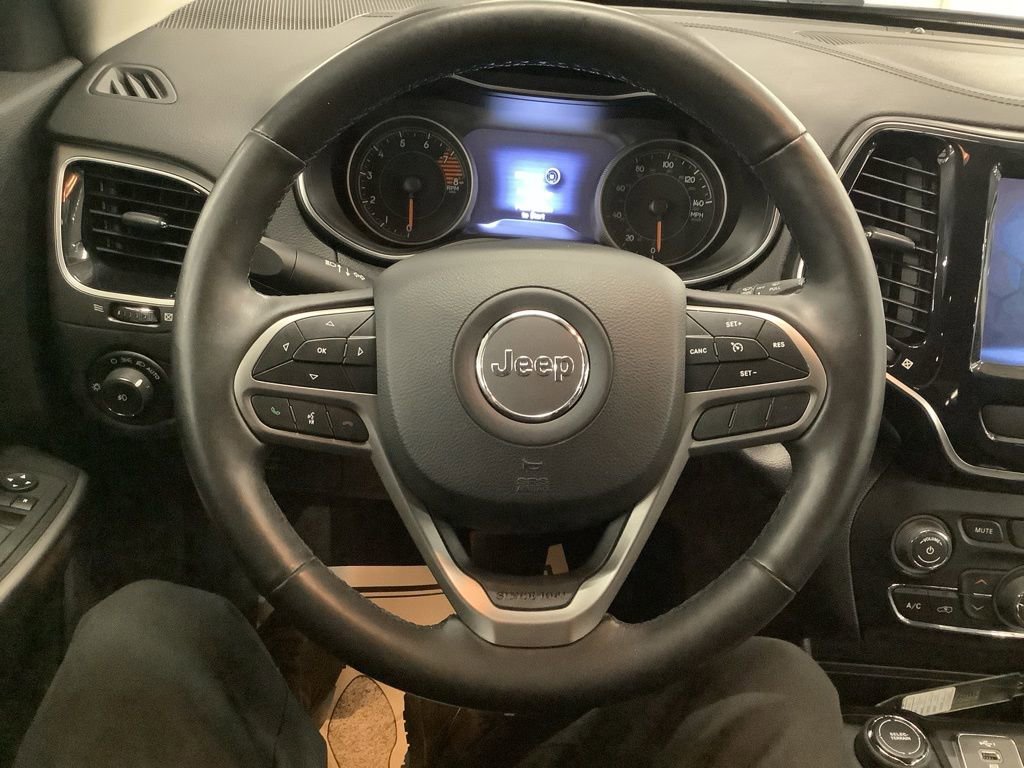 Used 2019 Jeep Cherokee Limited image 11