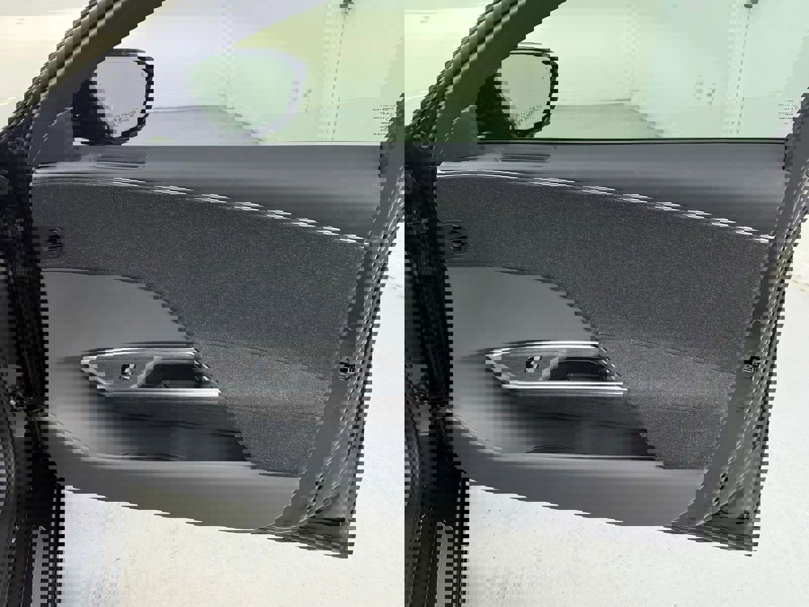 Used 2025 Lucid Air Touring image 24