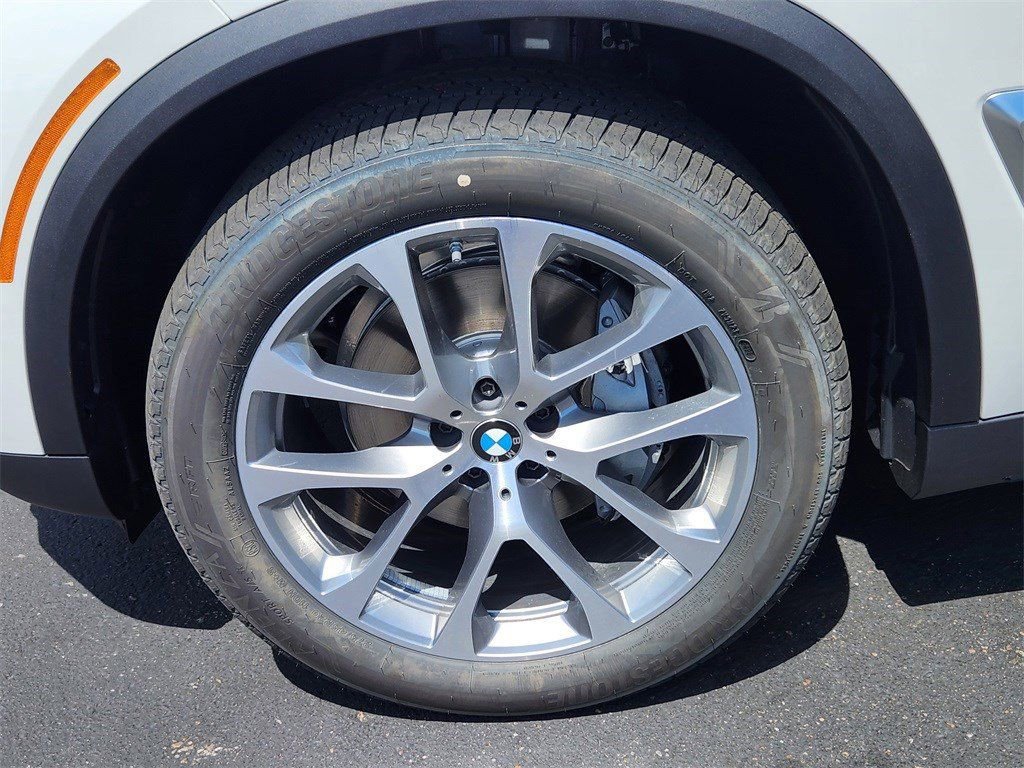 Used 2026 BMW X5 xDrive40i w/ Premium Package AWD/4WD image 7