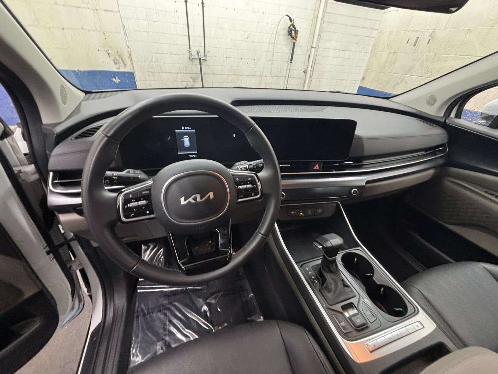 Used 2026 Kia Carnival FWD image 33
