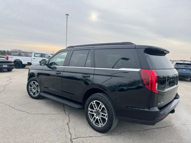 Used 2025 Ford Expedition Active image 6