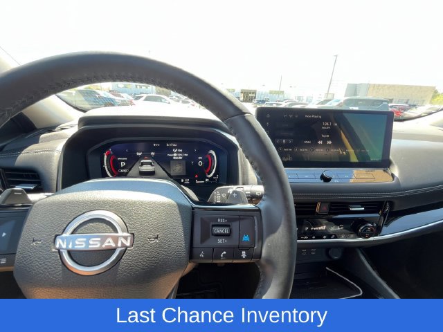 Certified 2025 Nissan Rogue SL AWD/4WD image 12
