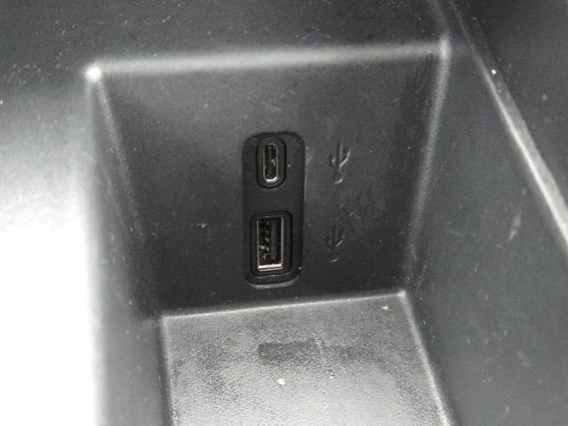 Used 2025 GMC Acadia AT4 w/ Luxury Package image 9