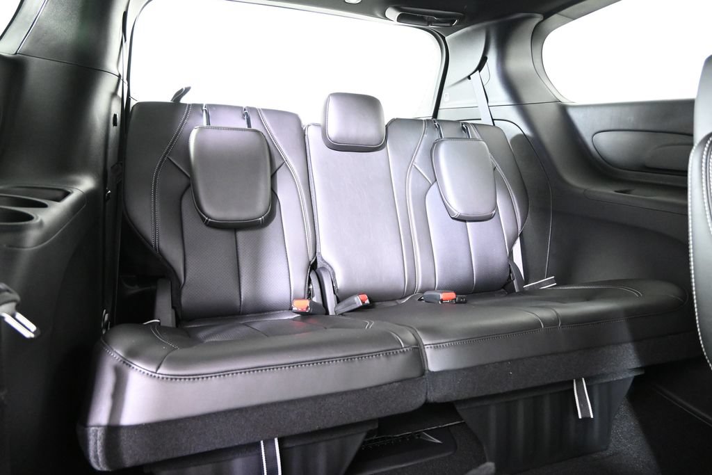New 2027 Chrysler Pacifica Select FWD image 17
