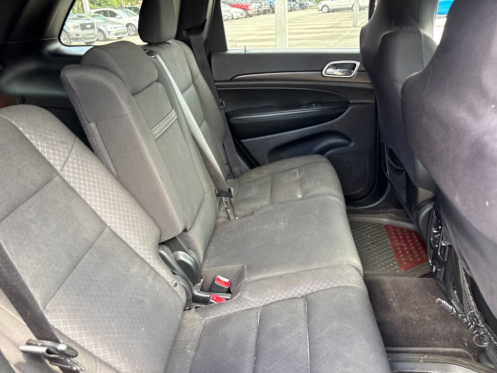 Used 2018 Jeep Grand Cherokee Laredo RWD image 29