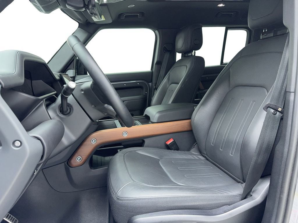 Used 2024 Land Rover Defender 130 X image 35