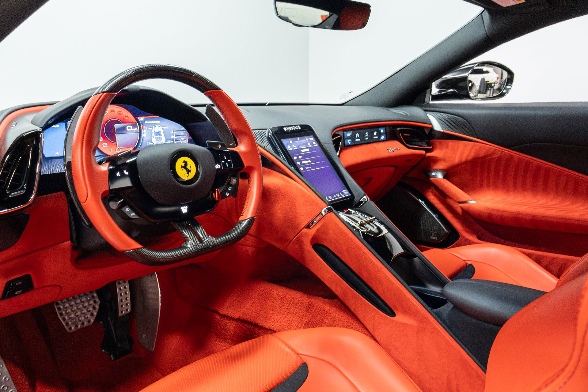 Used 2022 Ferrari Roma image 9